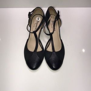 Repetto t strap heel